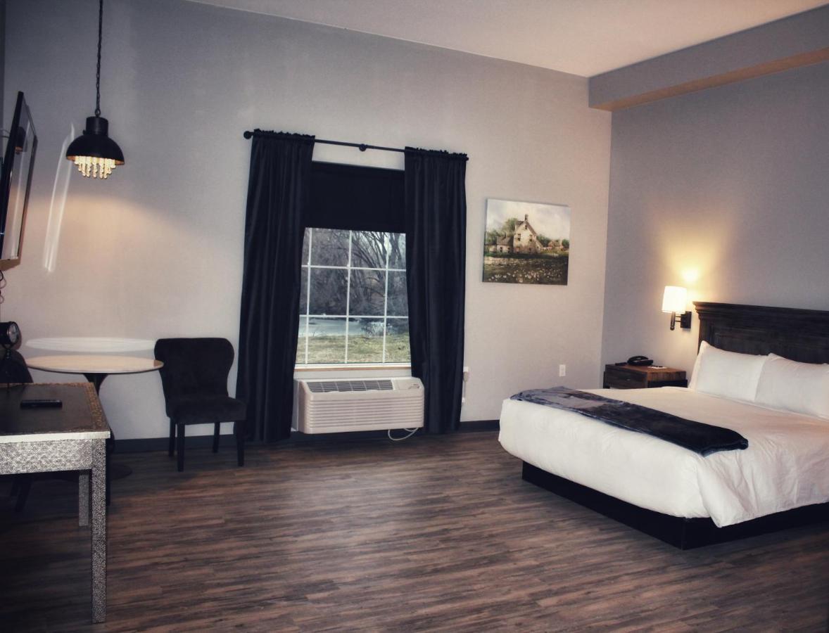 Waterfront Hotel Прейри дю Чиен Екстериор снимка